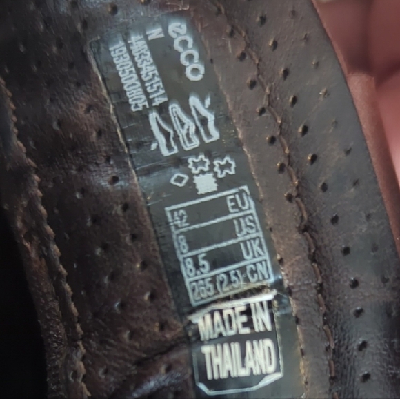 Ecco Black and Brown Sneakers with Casual Lace-Up Design - Picture 12 of 12